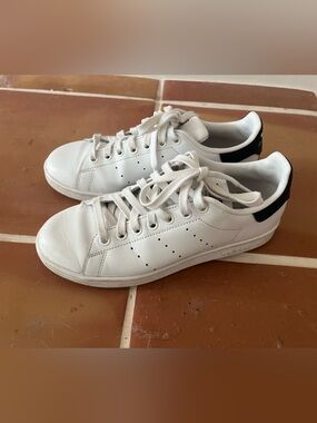 Classic White Women’s Stan Smith Sneakers